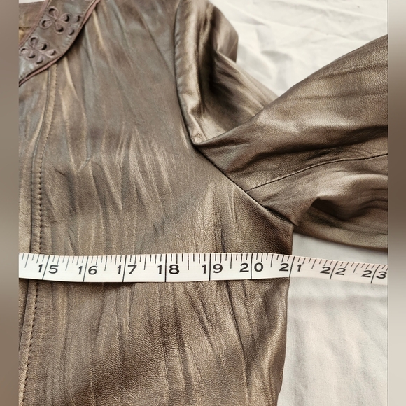 Peter Nygard Genuine Leather bell sleeves, Embroidered Women Jacket, Size 14 - Picture 12 of 13